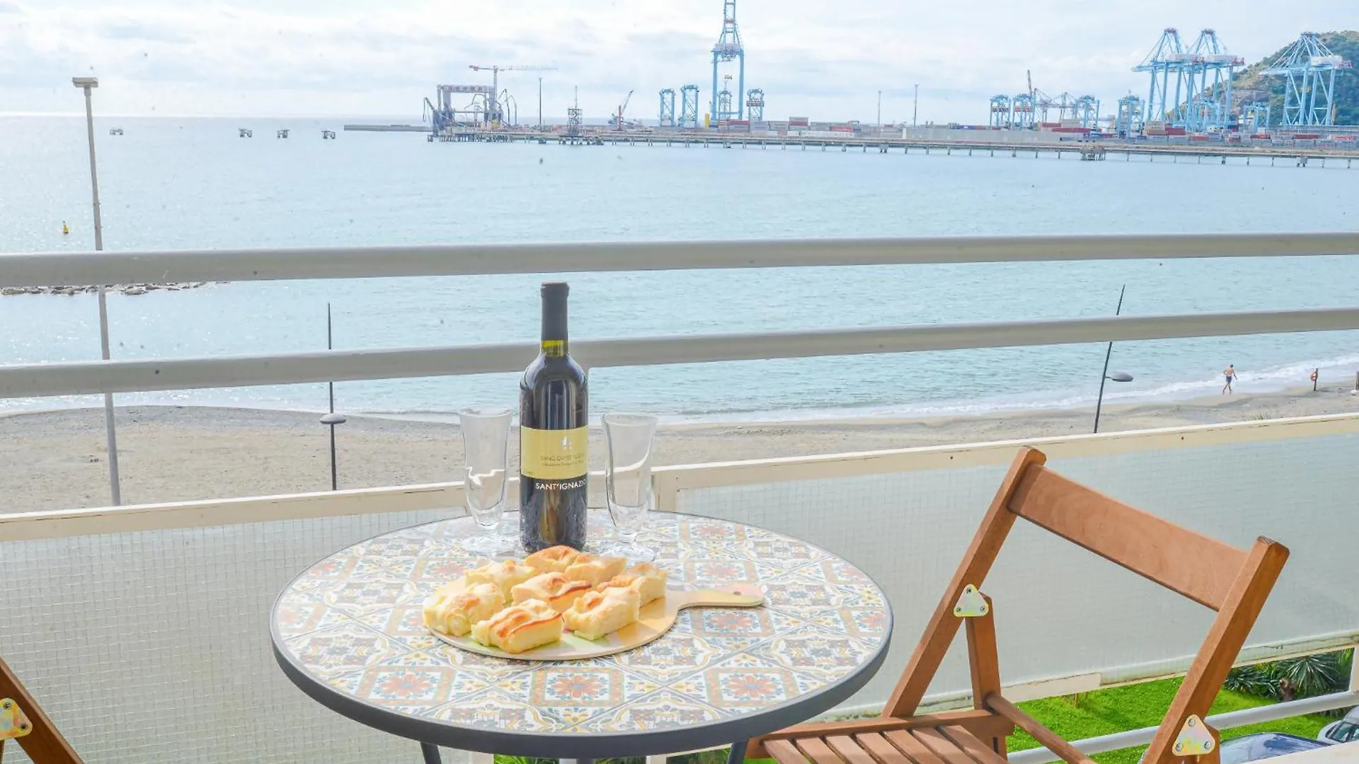 Casa Al Lido Fronte Mare Ac E Wifi Apartment Vado Ligure