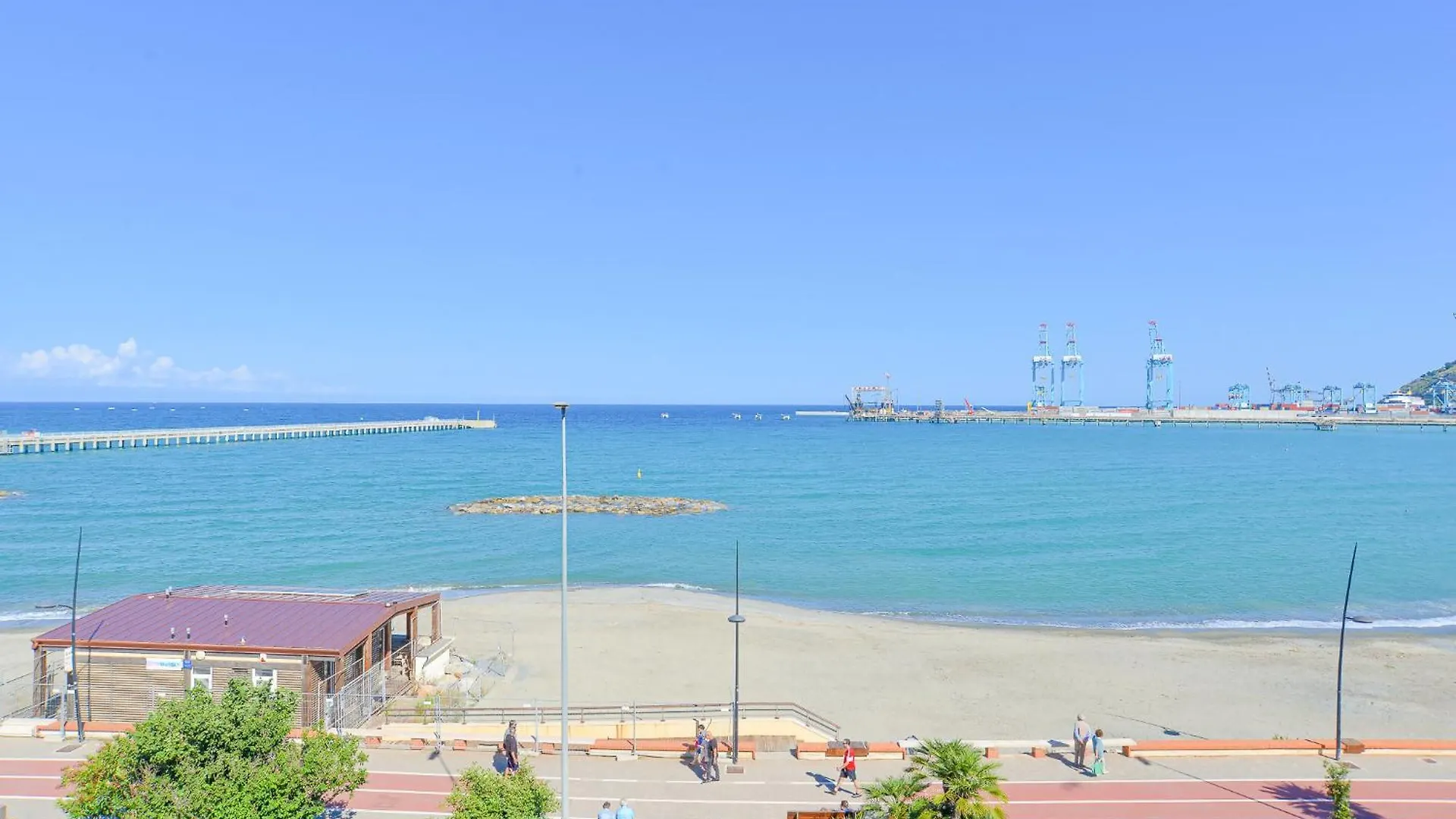 Casa Al Lido Fronte Mare Ac E Wifi Apartment Vado Ligure