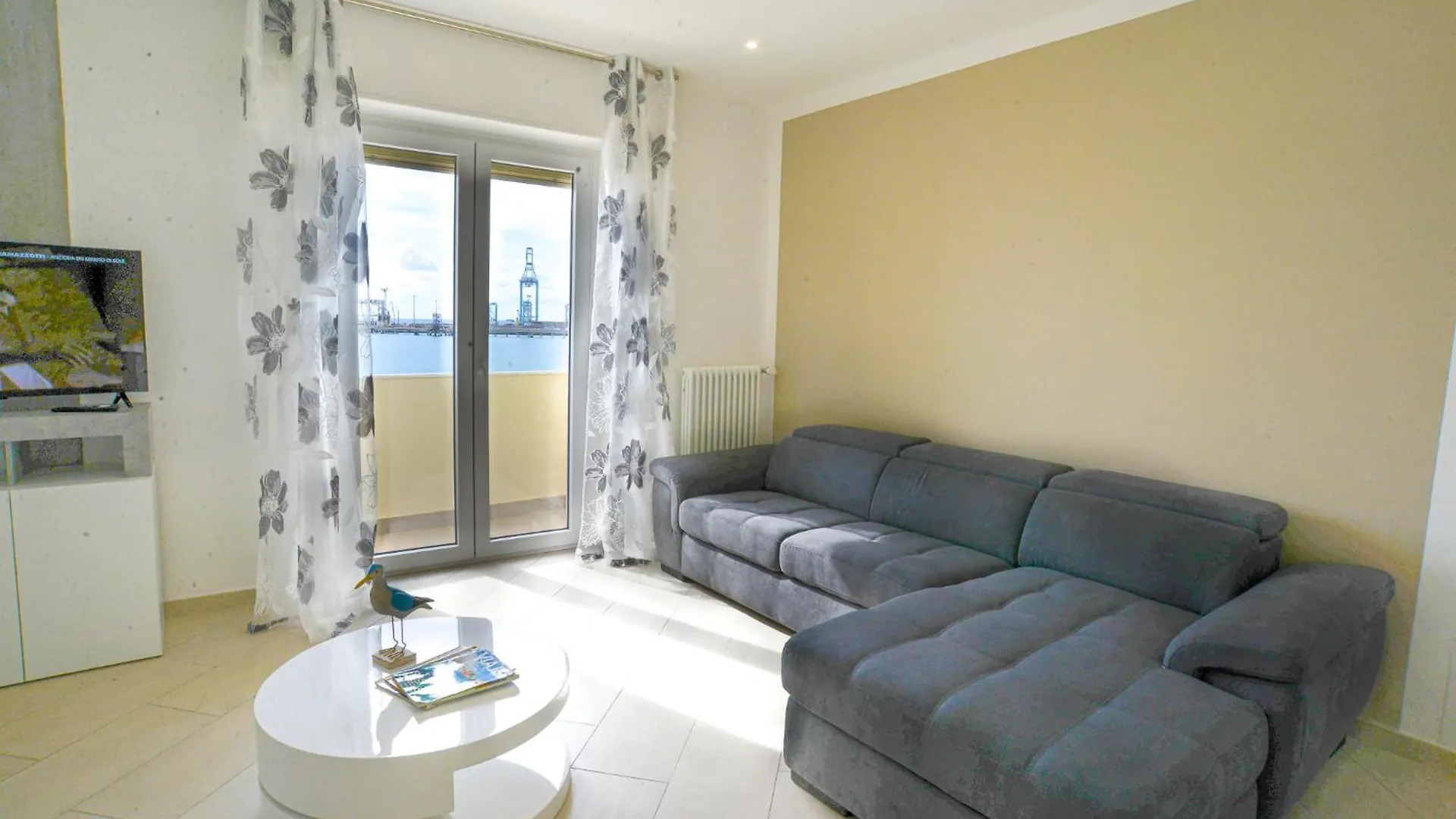 Casa Al Lido Fronte Mare Ac E Wifi Apartment Vado Ligure