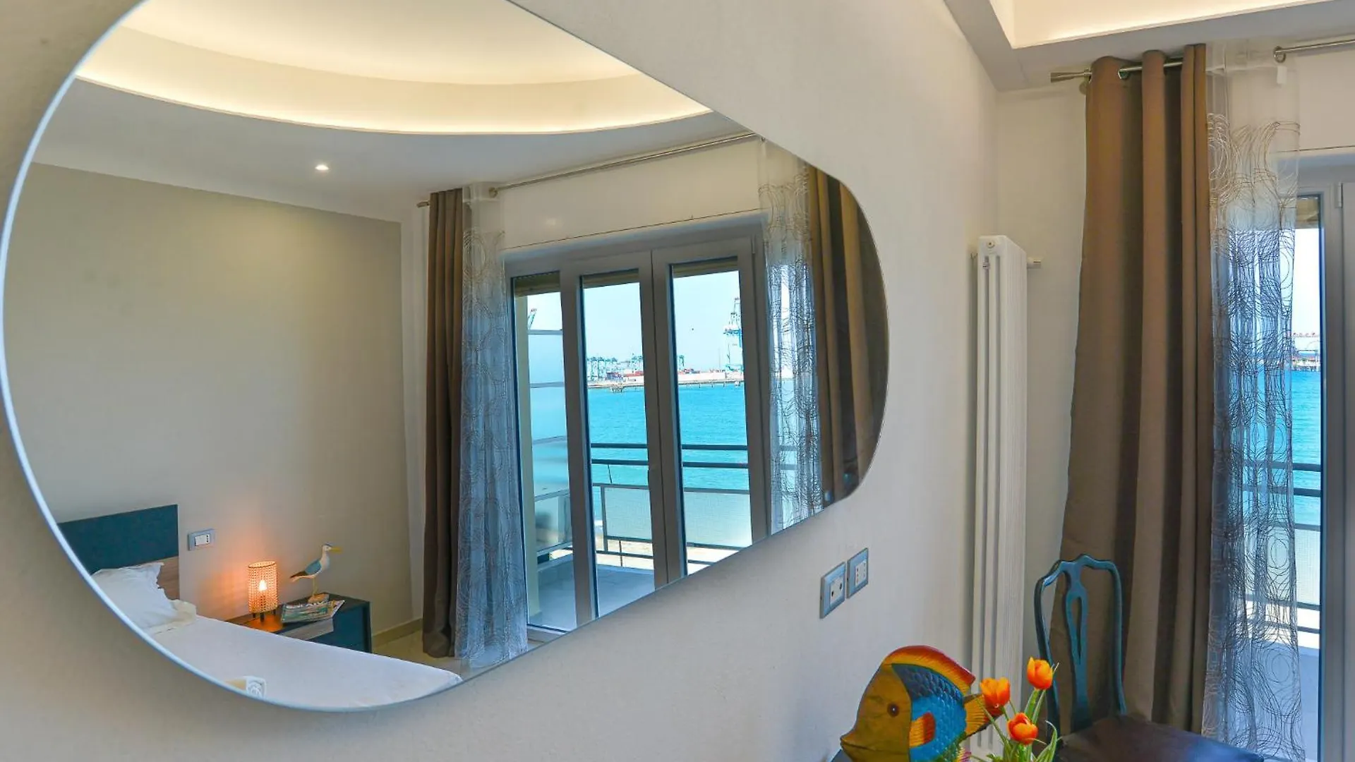 Casa Al Lido Fronte Mare Ac E Wifi Apartment Vado Ligure Italy