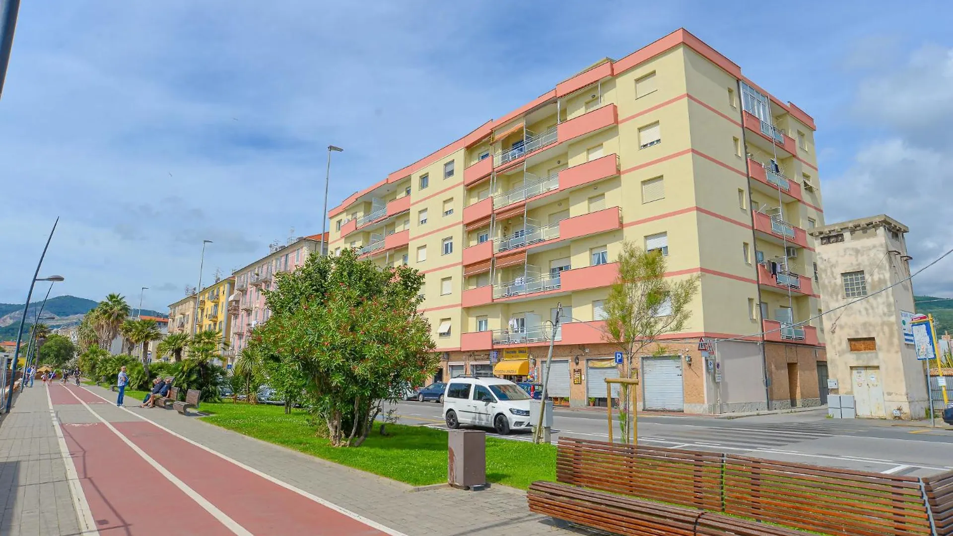 Casa Al Lido Fronte Mare Ac E Wifi Apartment Vado Ligure Italy