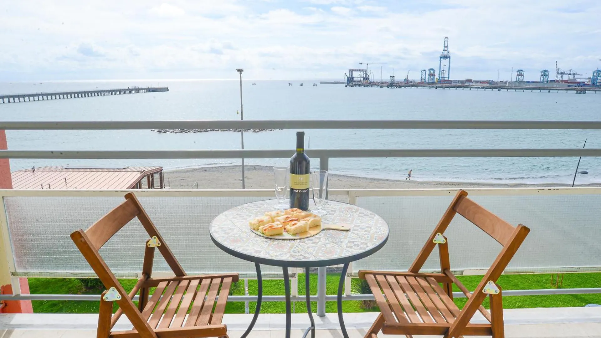Casa Al Lido Fronte Mare Ac E Wifi Apartment Vado Ligure