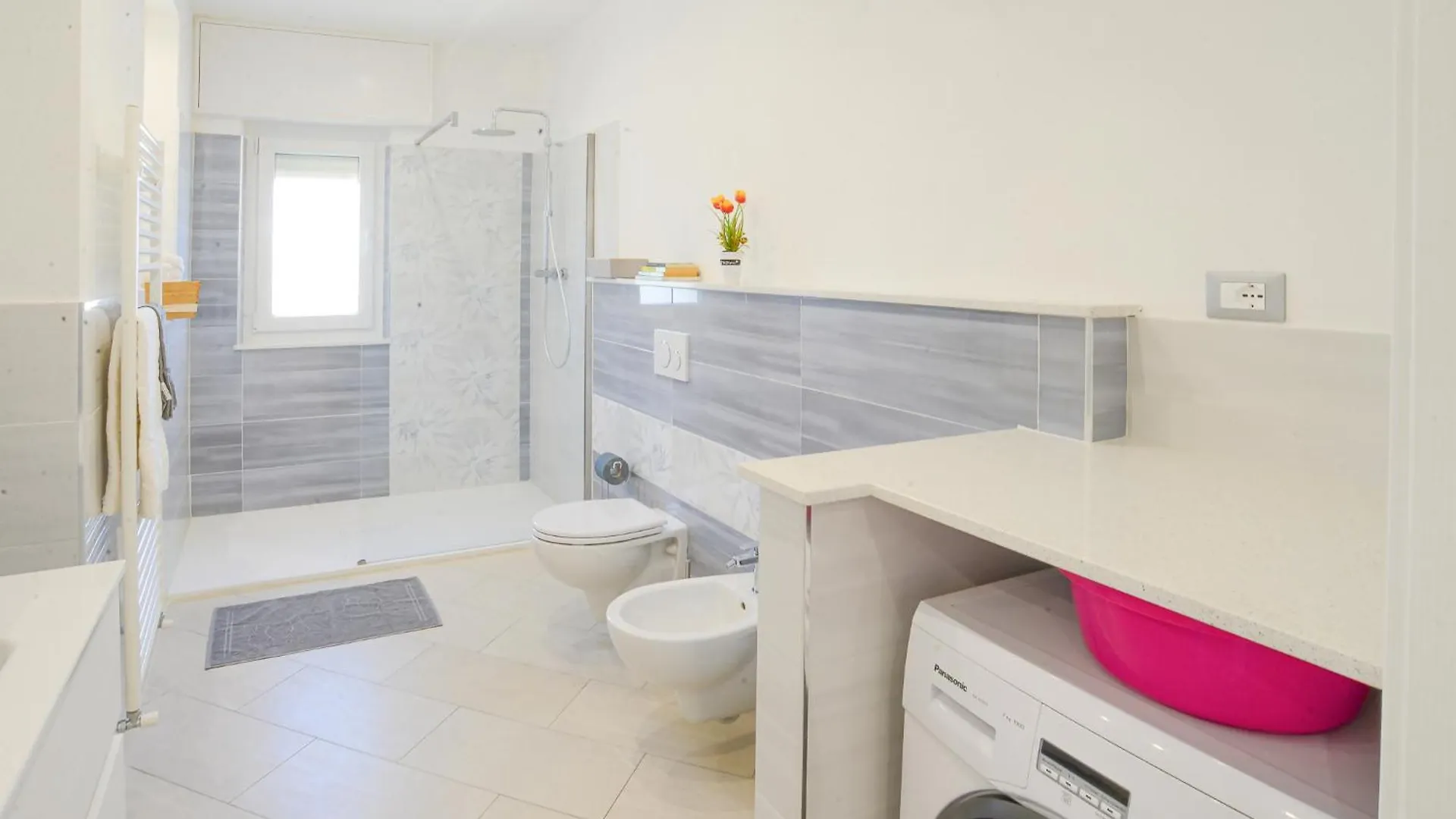 Casa Al Lido Fronte Mare Ac E Wifi Apartment Vado Ligure Italy
