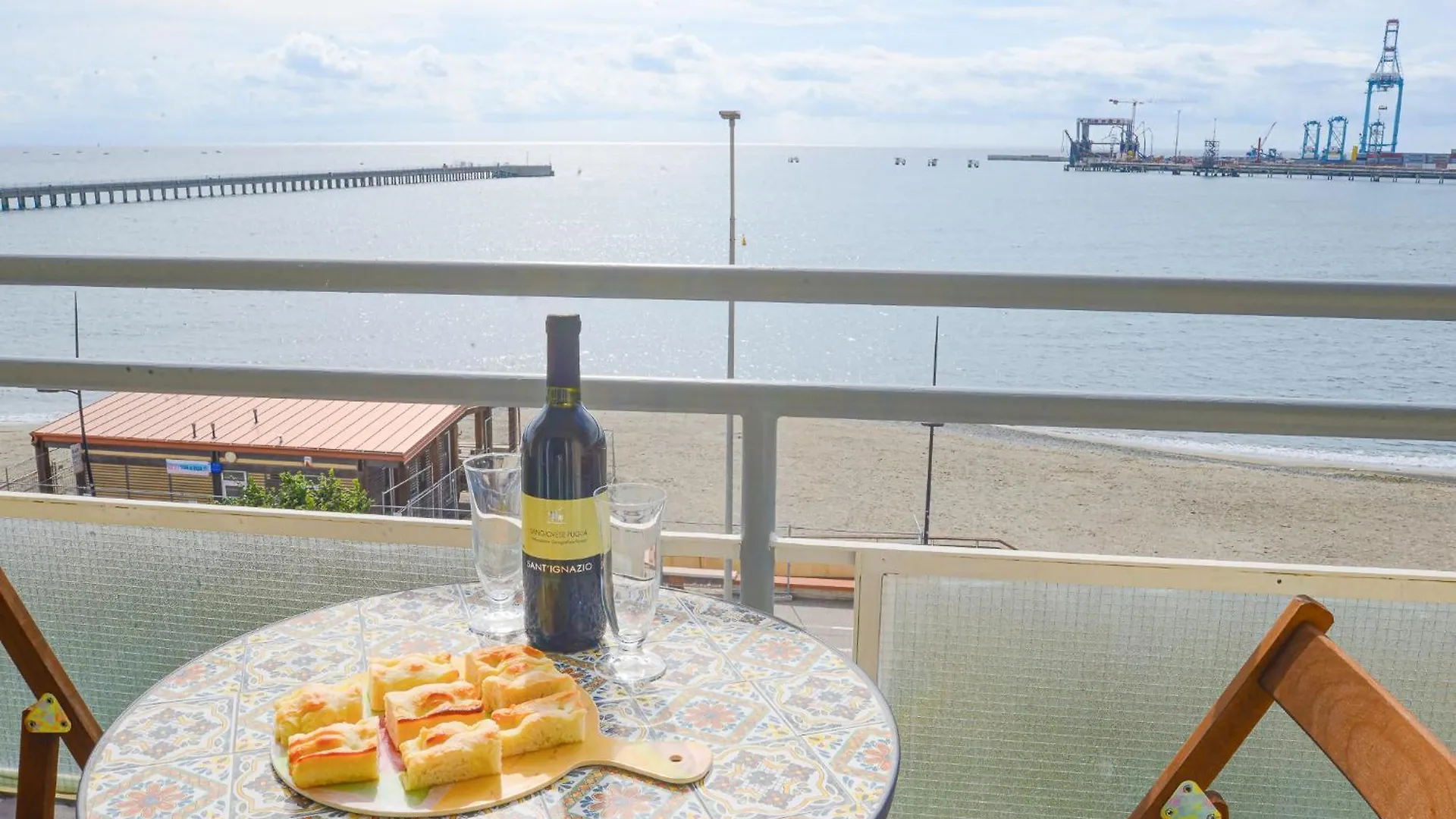 Casa Al Lido Fronte Mare Ac E Wifi Apartment Vado Ligure
